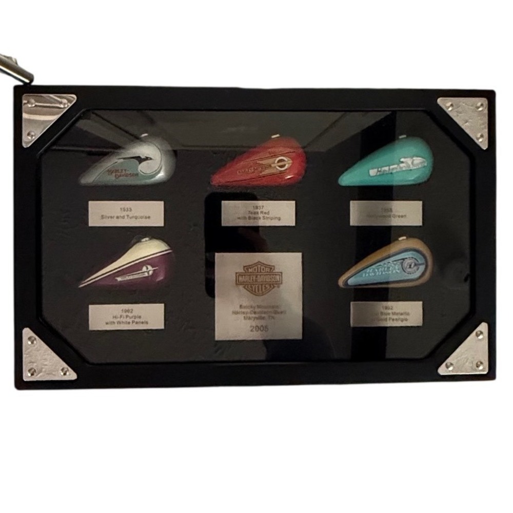 Harley Davidson Motorcycle Gas‎ Tank Miniatures Collection Display Case
